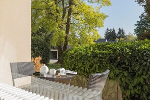 Deluxe-Apartment | Blick auf den Garten