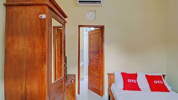 Deluxe Double Room | Free WiFi, bed sheets