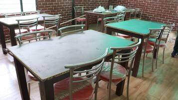 Colazione a buffet inclusa, servita tutte le mattine