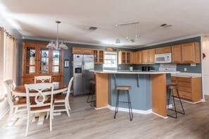 Private kitchen - Waterfront Cypress Landing (Pass Christian)