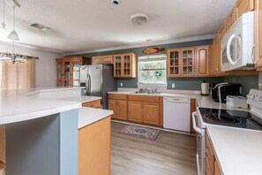 Private kitchen - Waterfront Cypress Landing (Pass Christian)