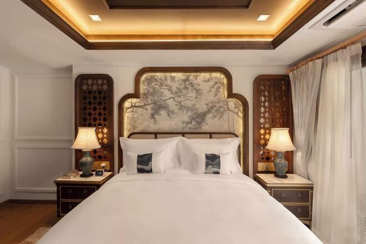 Egyptian cotton sheets, premium bedding, down comforters