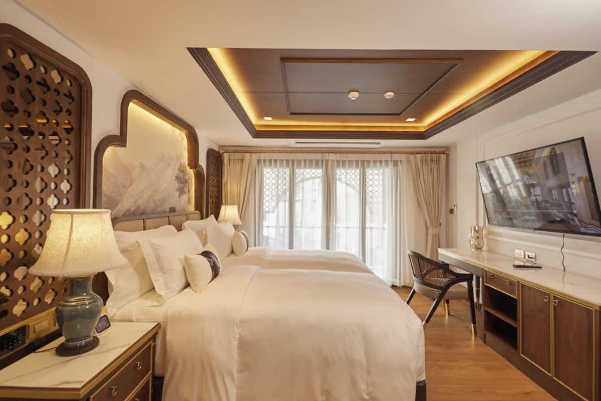 Egyptian cotton sheets, premium bedding, down comforters