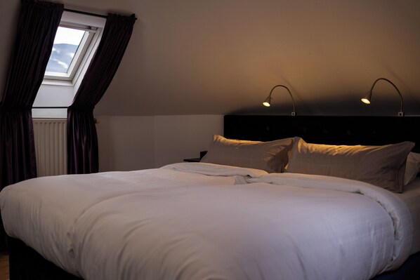 1 bedroom, in-room safe, free WiFi, bed sheets