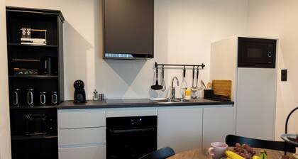 Luxury One-bedroom apartmen Kavenija w/parking