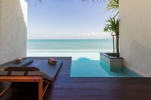 Beach front Pool Access | 客房内保险箱、办公桌、遮光窗帘、免费 WiFi