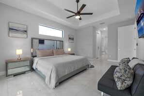 4 Schlafzimmer, Schreibtisch, Bügeleisen/Bügelbrett, WLAN