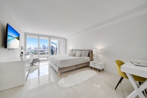 4 bedrooms, desk, iron/ironing board, WiFi