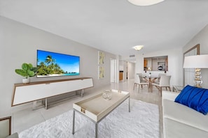TV, offices - Bay Overlooking Balcony & Full Kitchen | StayCozy (Miami)