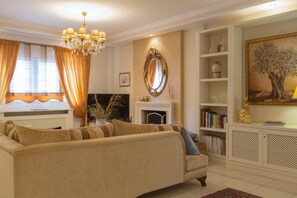 Télévision, cheminée