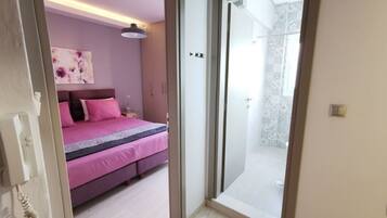 1 Schlafzimmer, BĂŒgeleisen/BĂŒgelbrett, WLAN, BettwĂ€sche