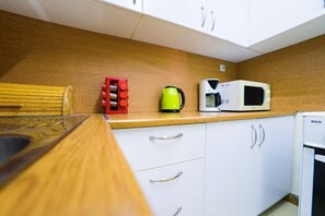 Oven, stovetop, coffee/tea maker, toaster