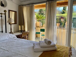 1 bedroom, iron/ironing board, WiFi, bed sheets - The Little Patio House (Corfu)