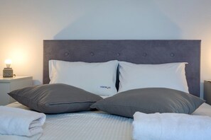 2 bedrooms, iron/ironing board, WiFi, bed sheets - Euphoria apartment - balcony, lift, located neat Corfu old city (Corfu)