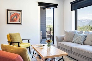 Unclassified image, 4 of 30, button