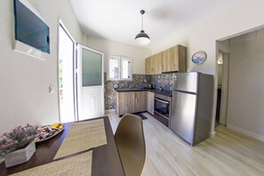 Fridge, oven, stovetop, coffee/tea maker - Antonias Coral Studio (Corfu)