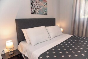 2 bedrooms, WiFi, bed sheets