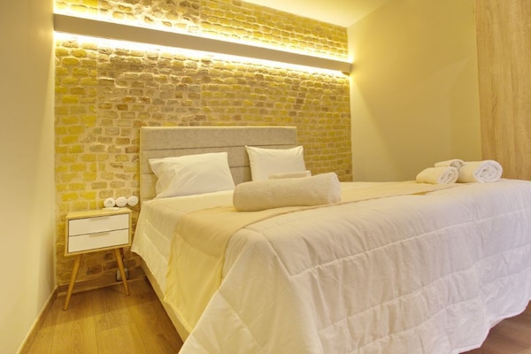 2 dormitorios, tabla de planchar con plancha, wifi y ropa de cama