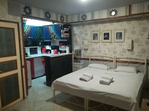 1 bedroom, iron/ironing board, travel crib, WiFi