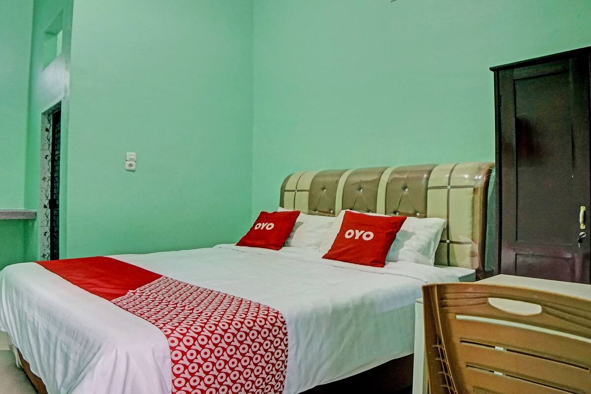 Kamar Double Standar | Meja kerja, Wi-Fi gratis, dan seprai linen