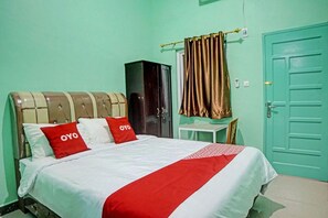 Standard Double Room | Desk, free WiFi, bed sheets