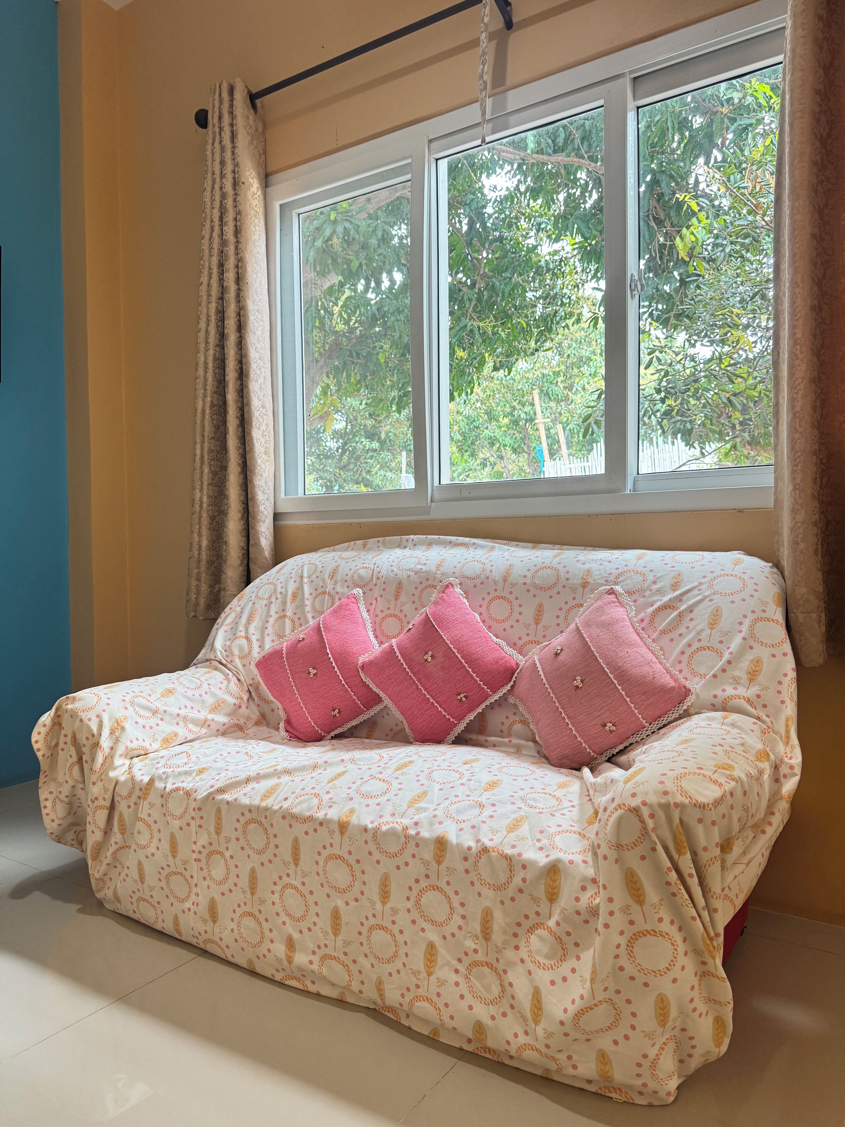 House for 5 Person | Free WiFi, bed sheets