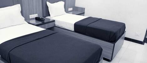 9 bedrooms, iron/ironing board, WiFi, bed sheets