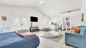 Schreibtisch, Bügeleisen/Bügelbrett, WLAN, Bettwäsche