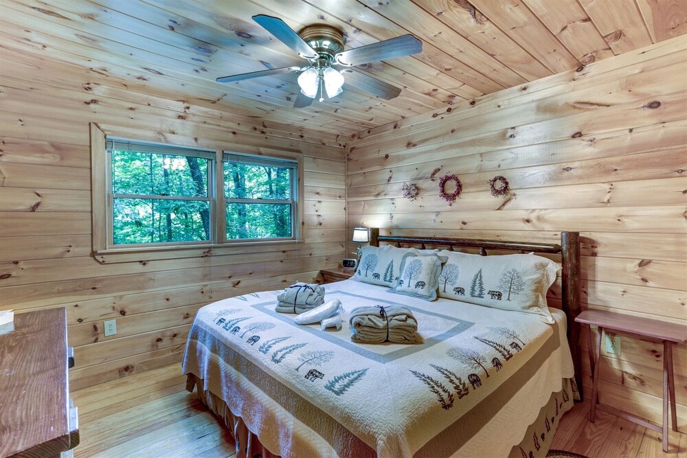 Sunrise Splendor Peaceful, arresting mountain views and soothing