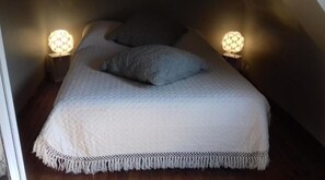2 chambres, fer et planche à repasser, lit parapluie, Wi-Fi gratuit