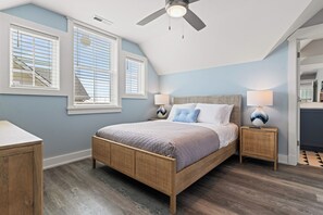4 bedrooms, iron/ironing board, free WiFi, bed sheets - Lighthouse Loft - Cabana Services + Private Pool (Kill Devil Hills)