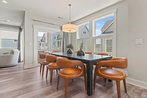 Dining - Lighthouse Loft - Cabana Services + Private Pool (Kill Devil Hills)