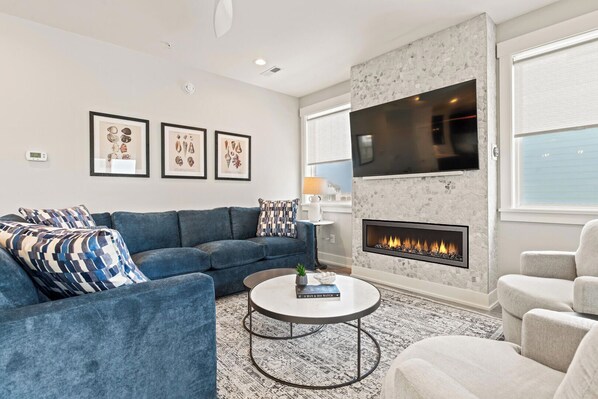 TV, fireplace, video games - Lighthouse Loft - Cabana Services + Private Pool (Kill Devil Hills)