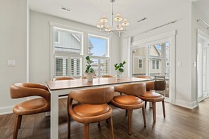 Dining - Starboard Suite - Private Pool + Resort Community (Kill Devil Hills)