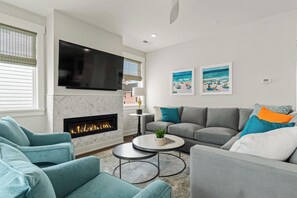 TV, fireplace, video games - Starboard Suite - Private Pool + Resort Community (Kill Devil Hills)