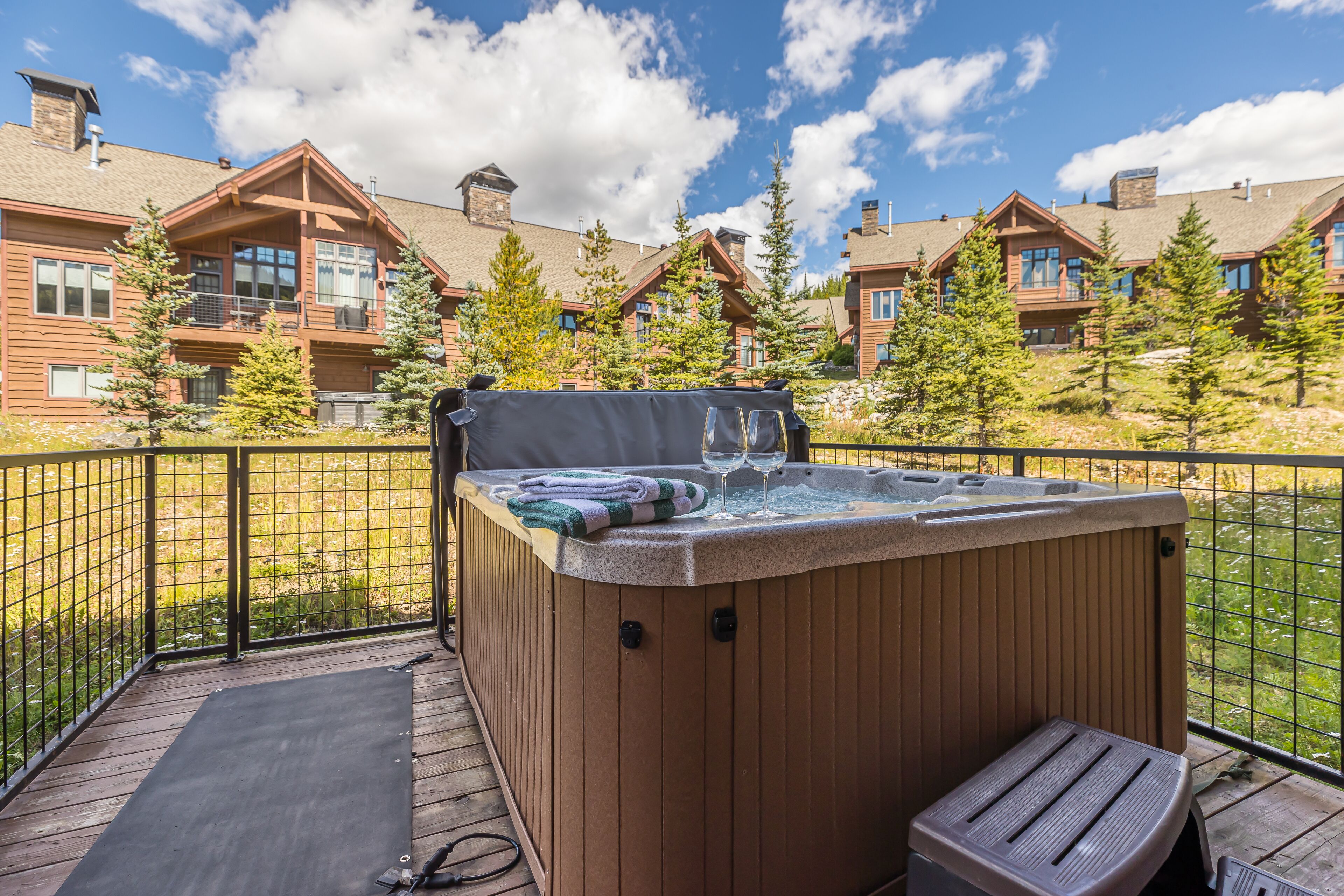 Bañera de hidromasaje al aire libre