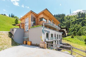 Aerial view - Mondschein Hotel and Chalet (Stuben am Arlberg)