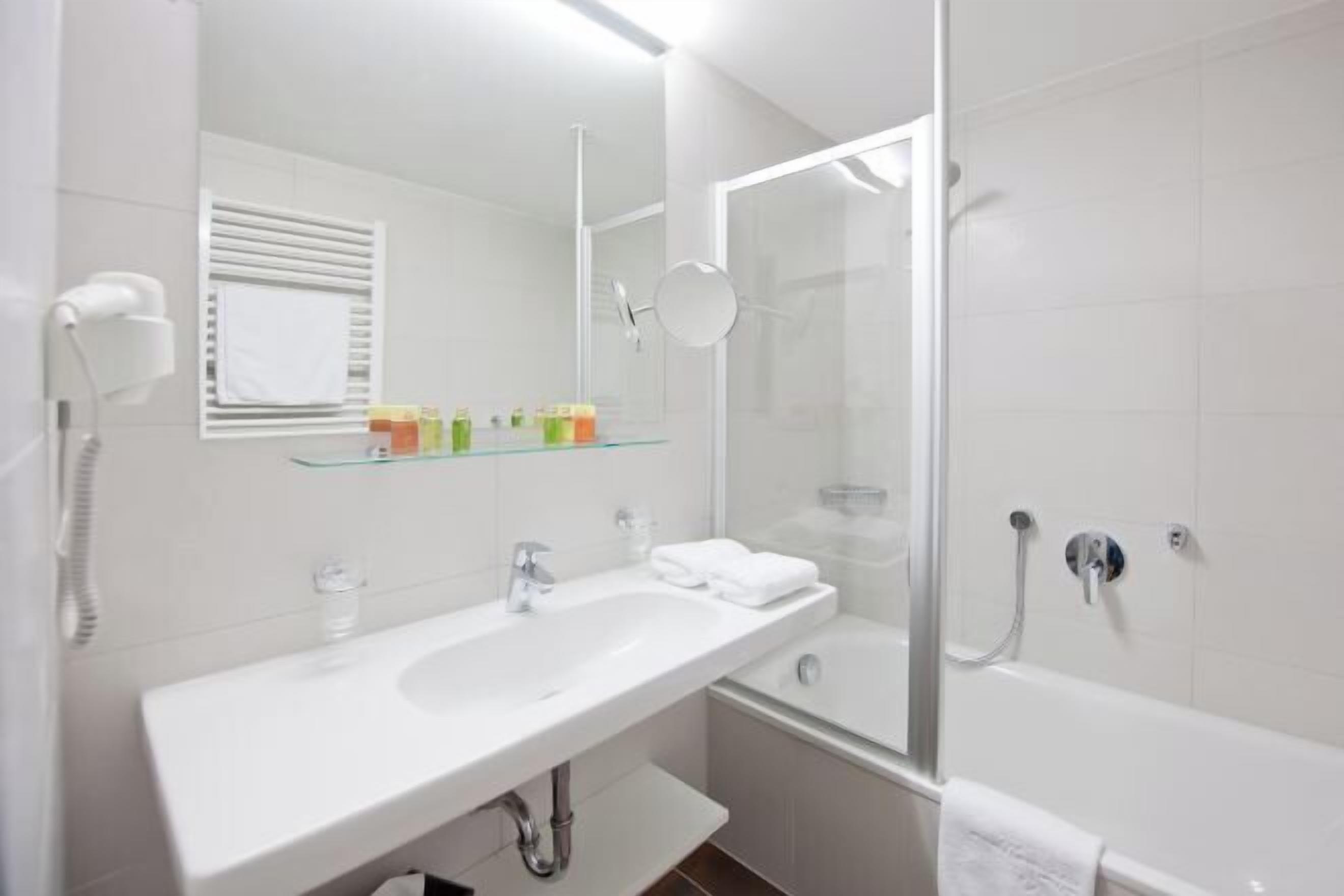 Bathroom | Free toiletries, hair dryer, bathrobes, slippers