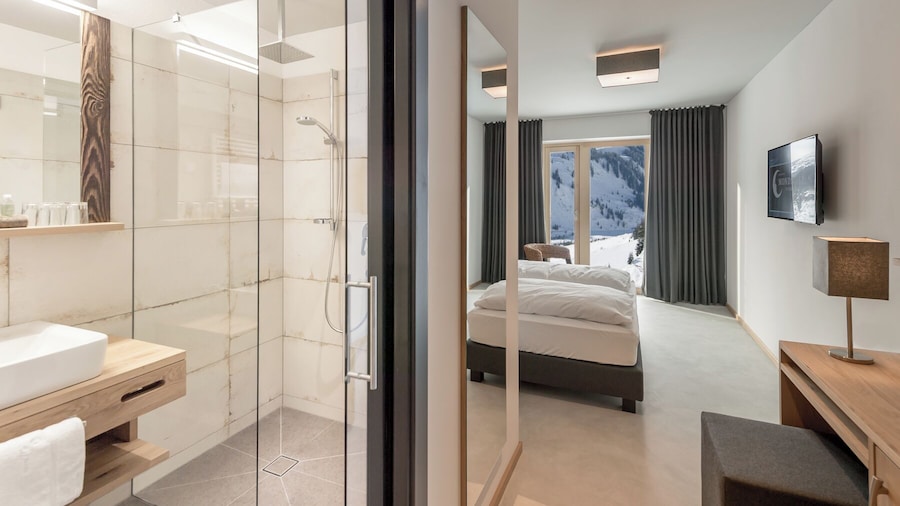 Mondschein Hotel and Chalet