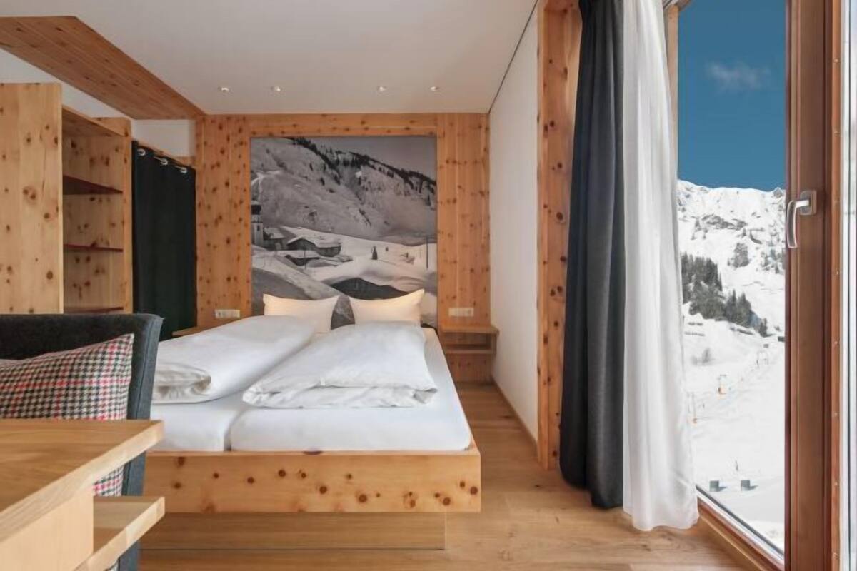 1 bedroom, minibar, desk, soundproofing