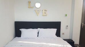 Deluxe Suite | Free WiFi, bed sheets - Collection O 93028 Homestay Joglo Ibu (Madurejo)