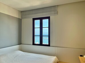 1 chambre, coffres-forts dans les chambres, fer et planche à repasser