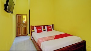 Quarto casal standard | Escrivaninha, Wi-Fi de cortesia, roupa de cama