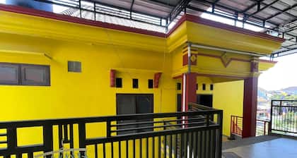 OYO Life 93036 Eddy Homestay Syariah