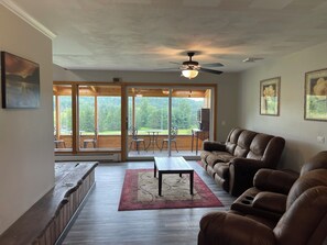Living room - Stony Fork Inn (Wellsboro)