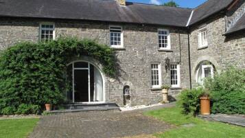 Apartment, Multiple Beds | Exterior