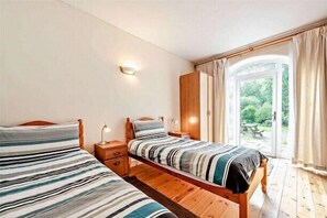 Apartment, Multiple Beds | 3 bedrooms, iron/ironing board, free WiFi, bed sheets