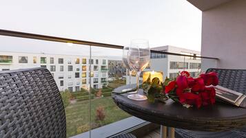 Deluxe Apartment | Terrace/patio