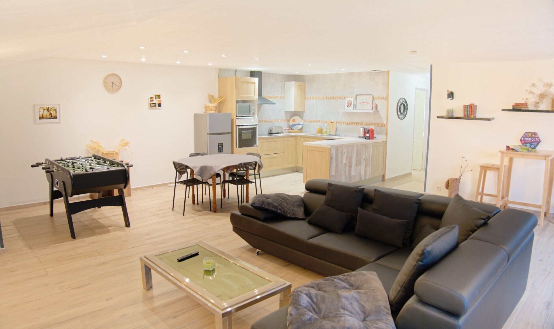 TV, fotballspill og bøker