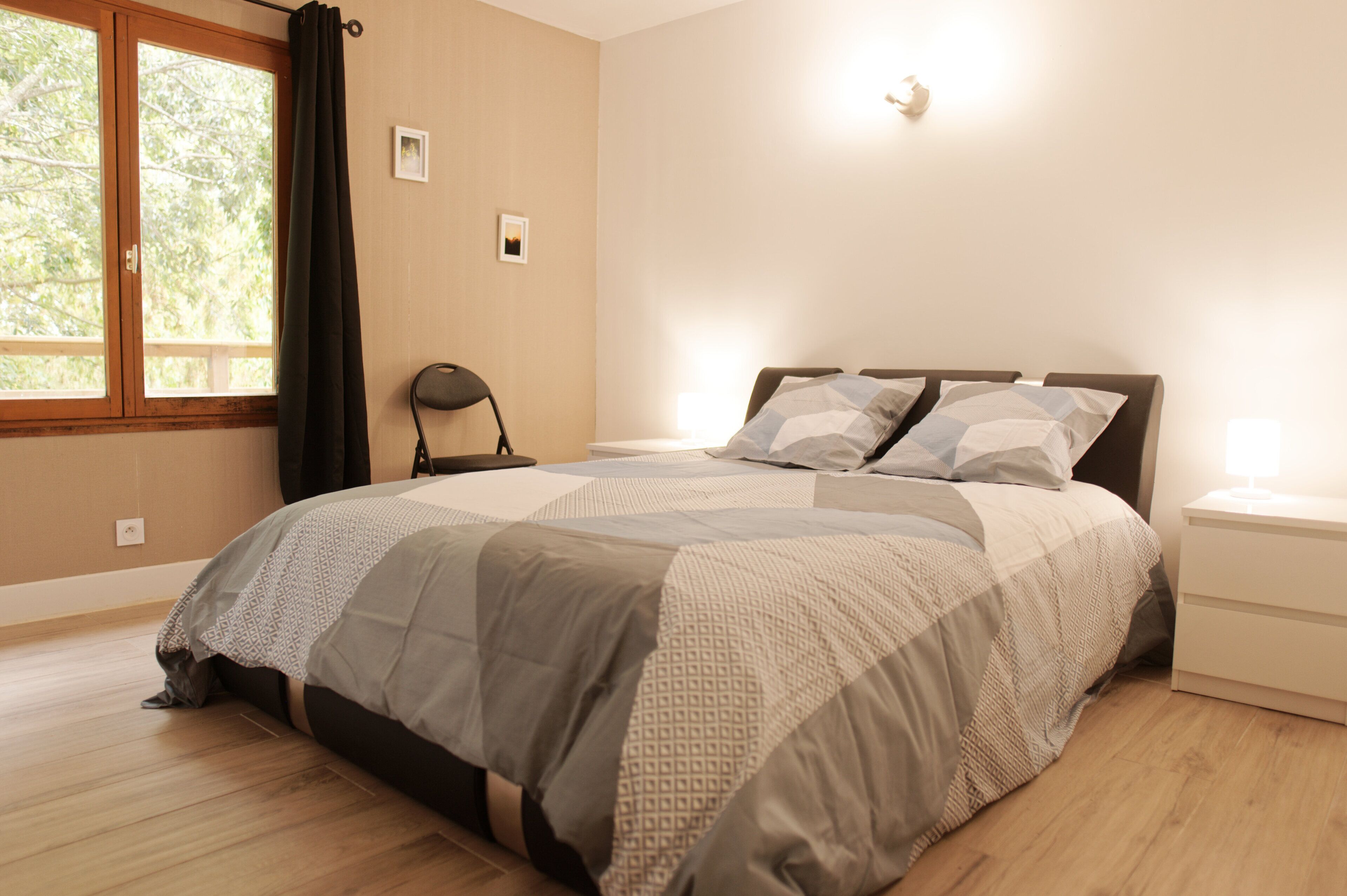 3 bedrooms, iron/ironing board, travel cot, free WiFi